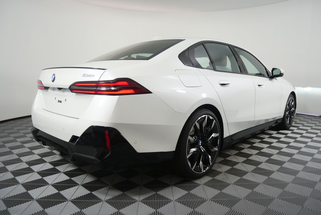 Thumbnail: 2026 BMW 5 Series - 3