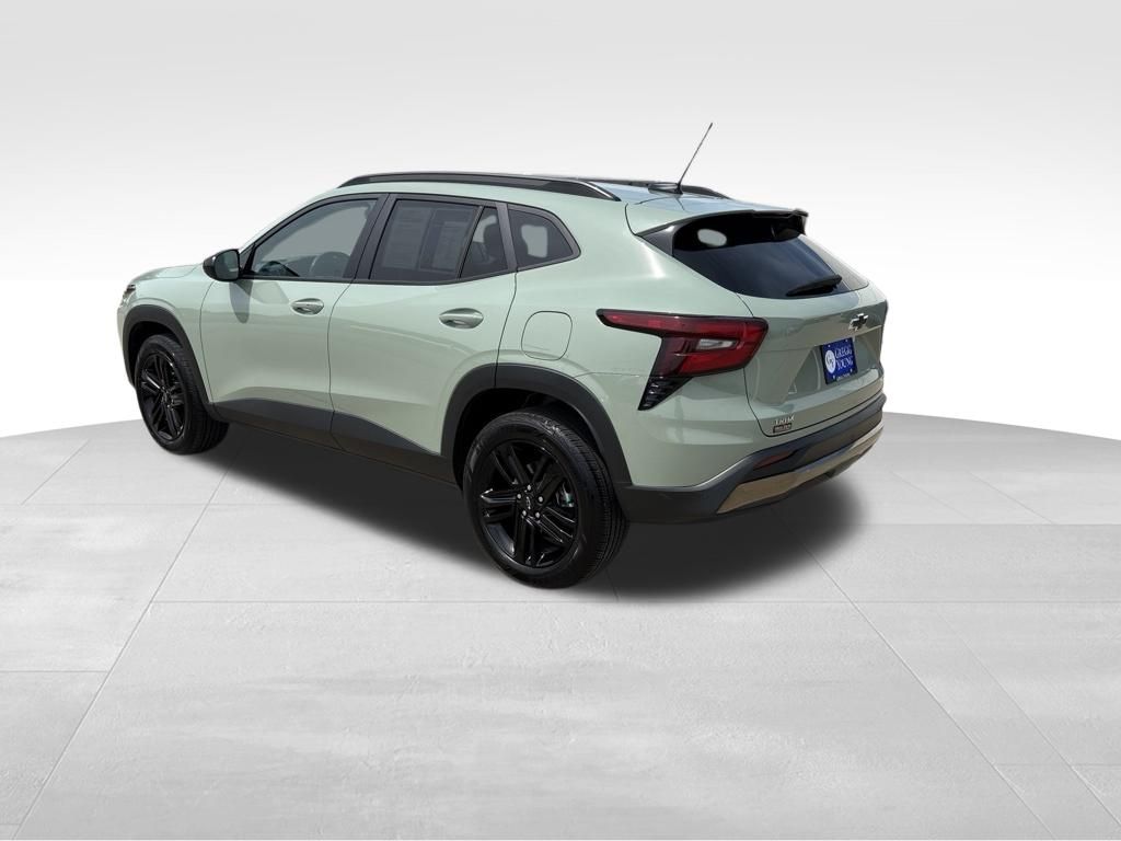 Used 2025 Chevrolet Trax SUV
