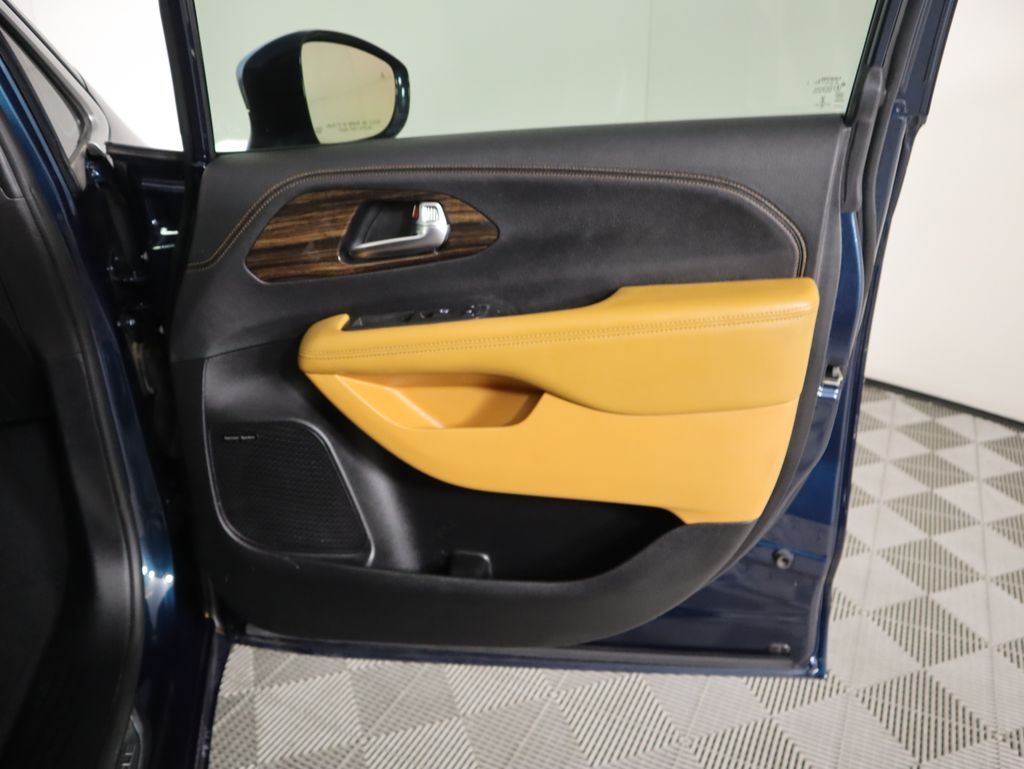 Thumbnail: 2022 Chrysler Pacifica - 25