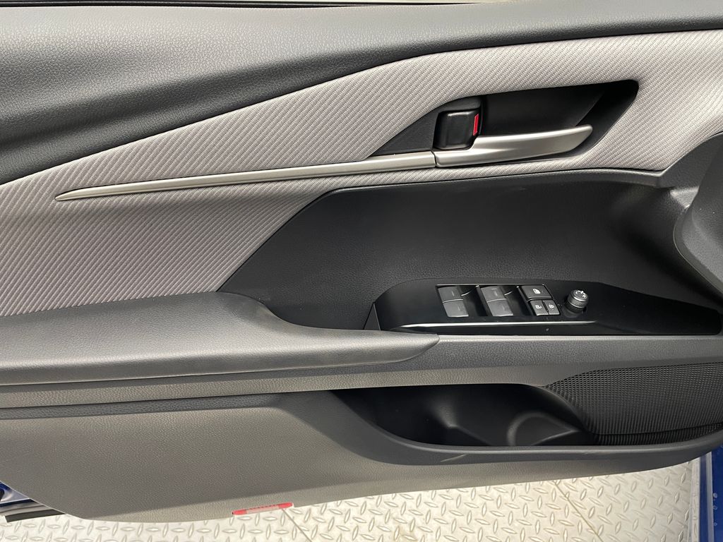 Thumbnail: 2025 Toyota Camry - 9