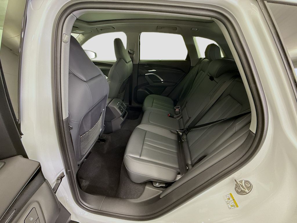 Thumbnail: 2025 Audi Q5 - 21