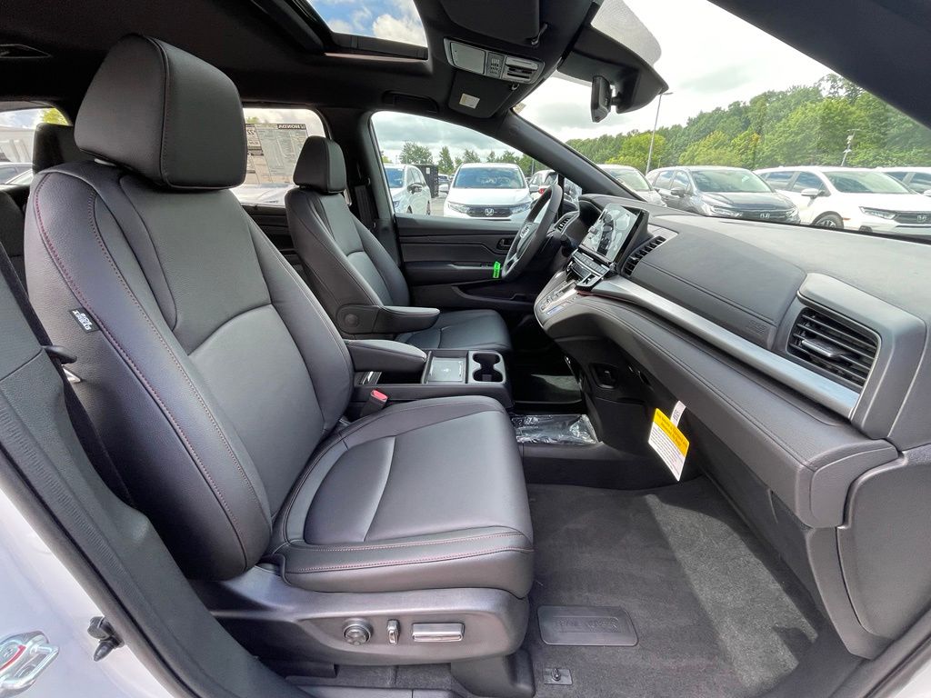 Thumbnail: 2026 Honda Odyssey - 32