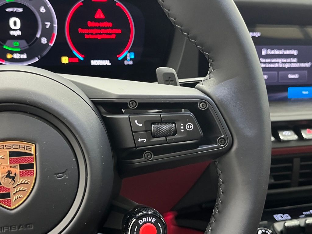 Thumbnail: 2026 Porsche 911 - 14