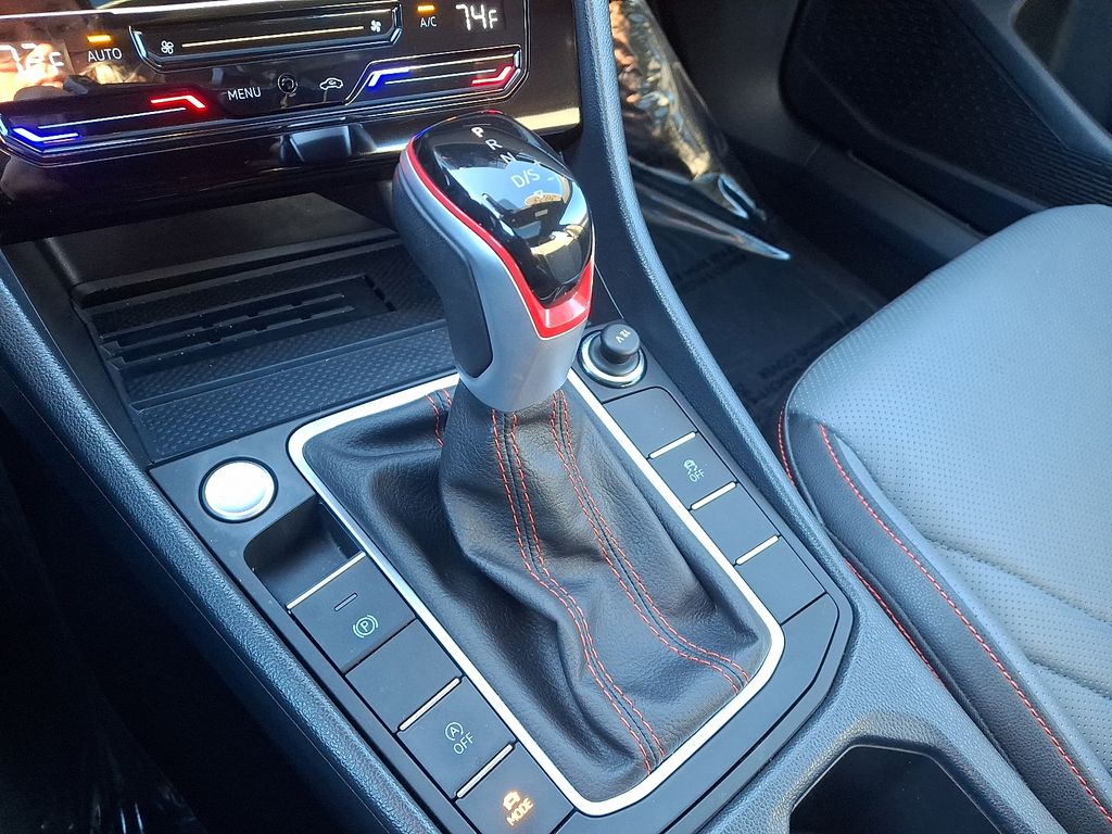 Thumbnail: 2025 Volkswagen Jetta - 15