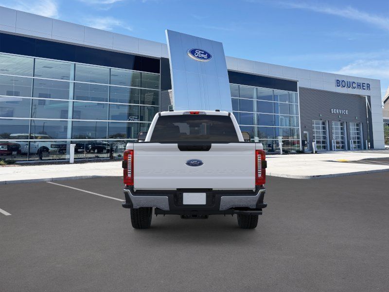 New 2026 Oxford White Ford XLT image 5