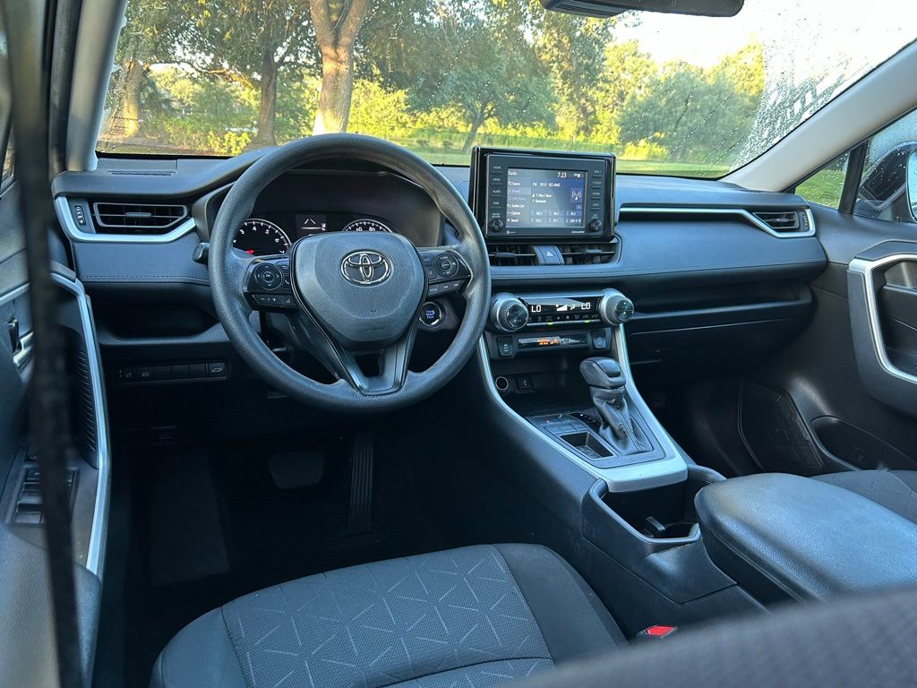 Thumbnail: 2022 Toyota RAV4 - 12