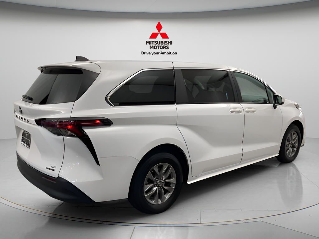 View vehicle photo 3