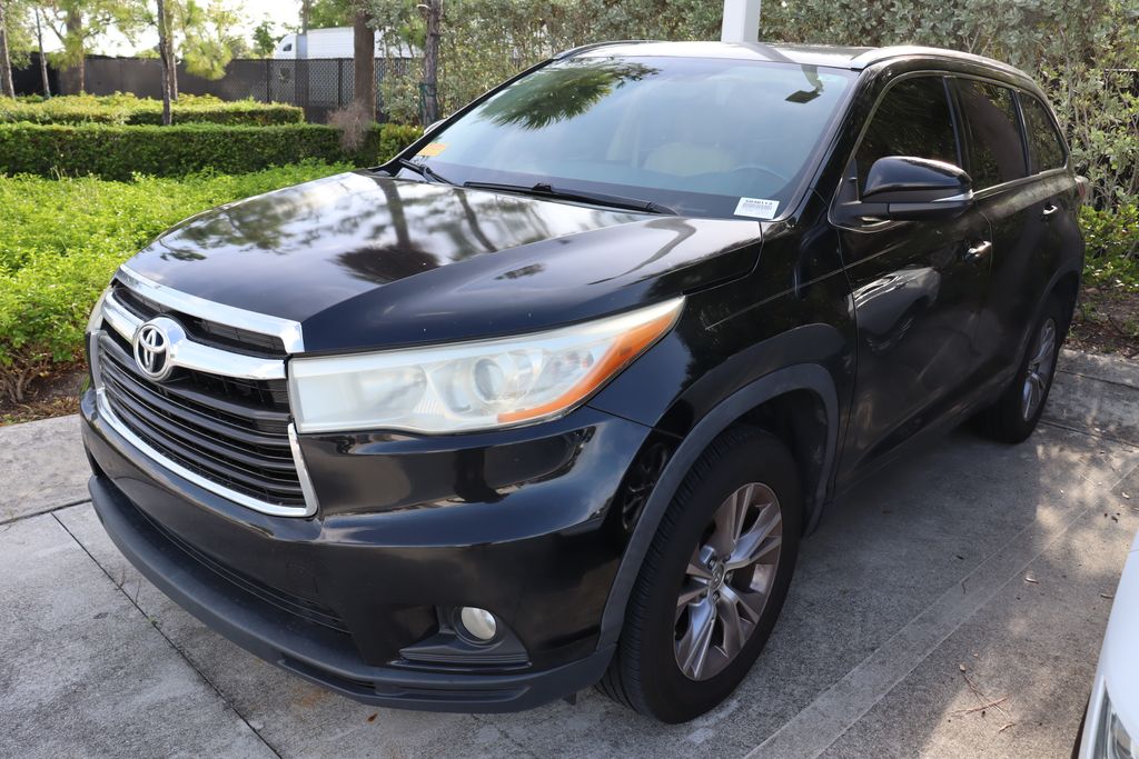 Thumbnail: 2014 Toyota Highlander - 2