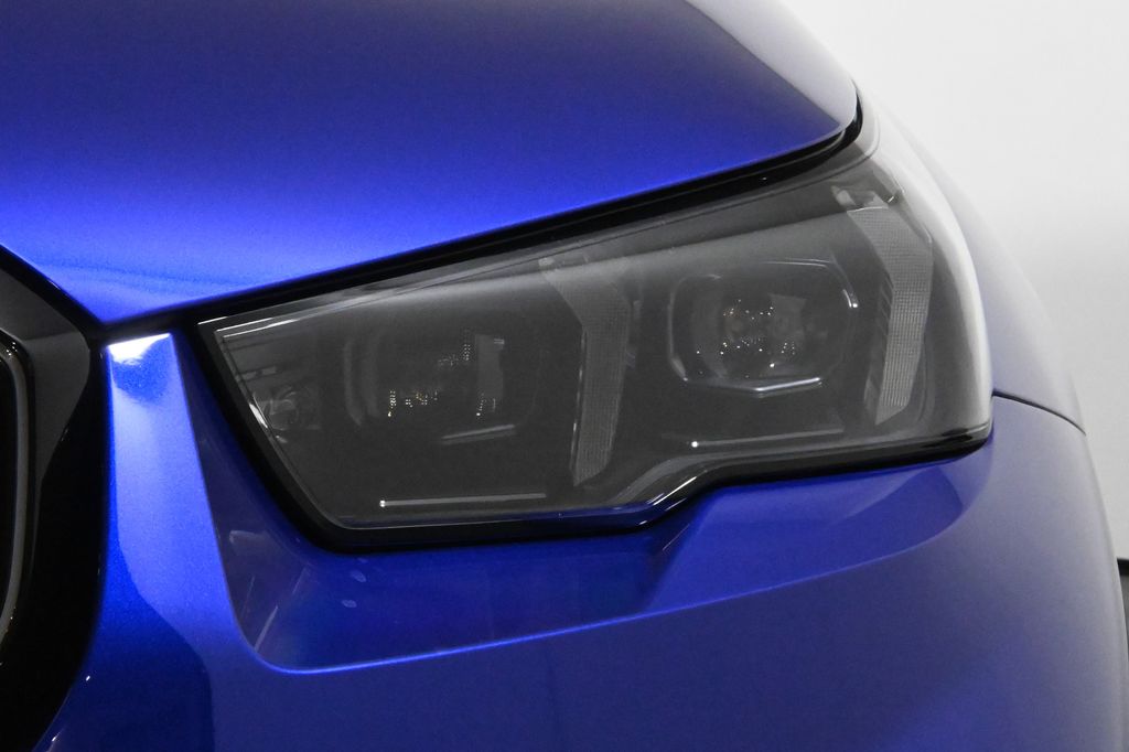 Thumbnail: 2026 BMW M5 - 11