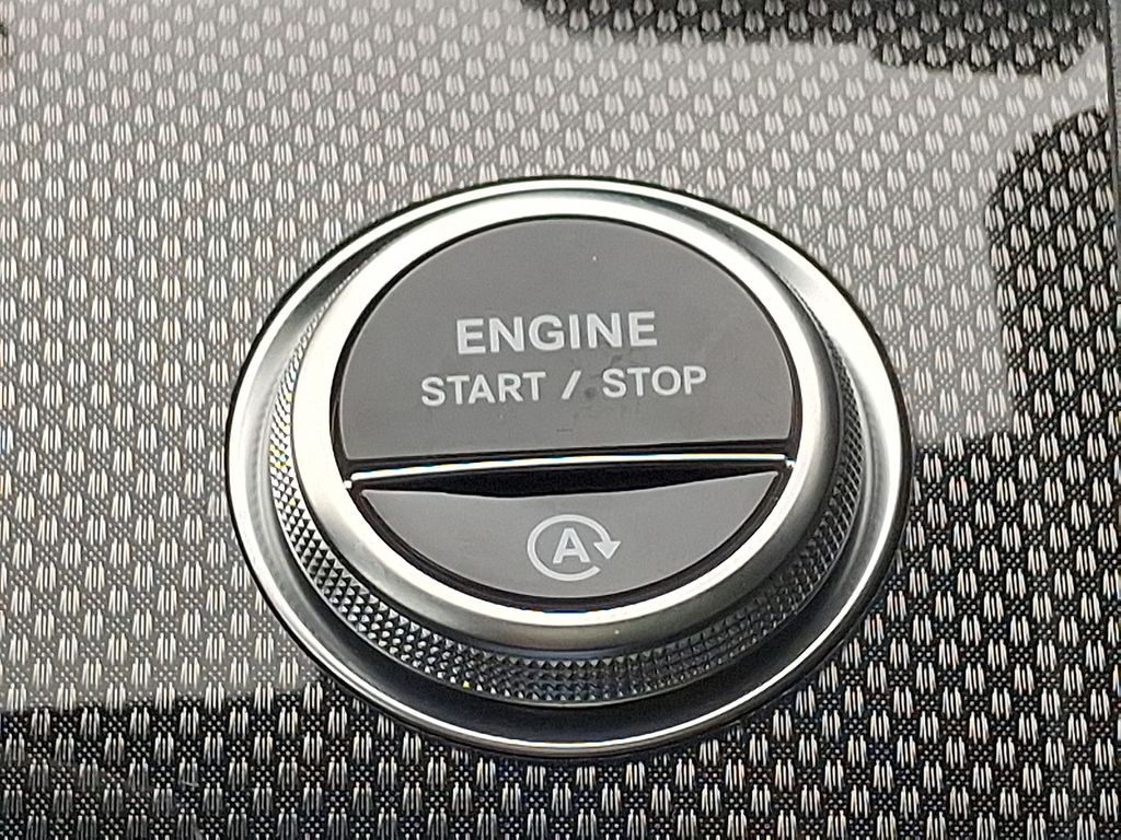 2025 Mercedes-Benz C-Class C 300 14