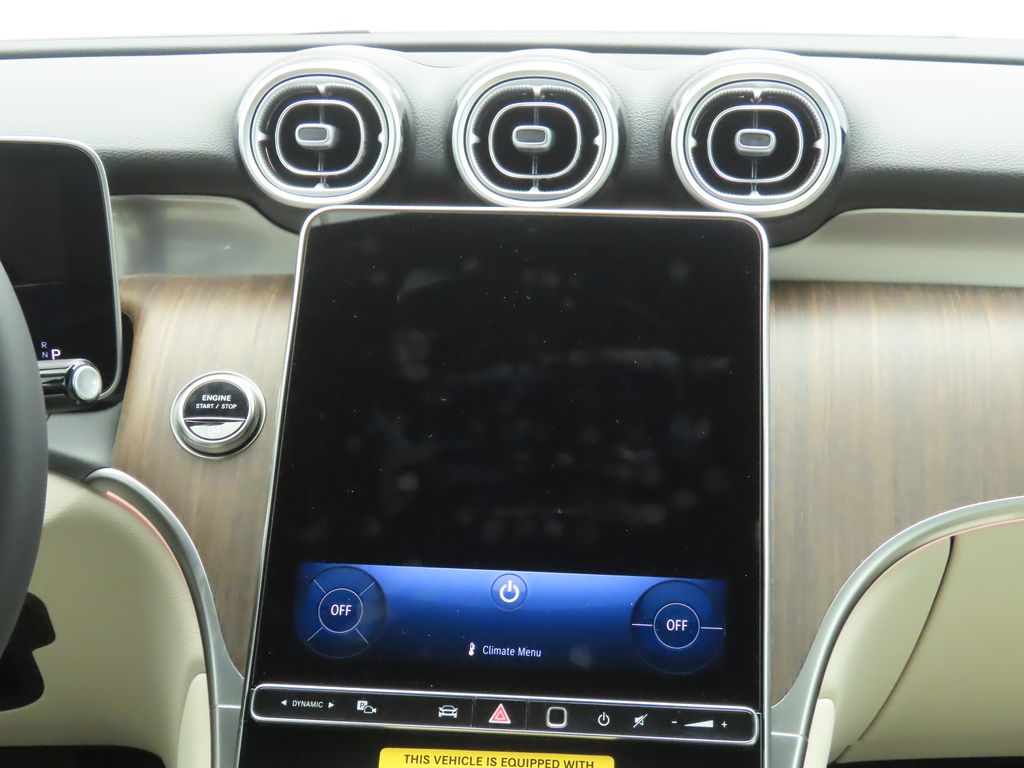 2025 Mercedes-Benz GLC 300 14