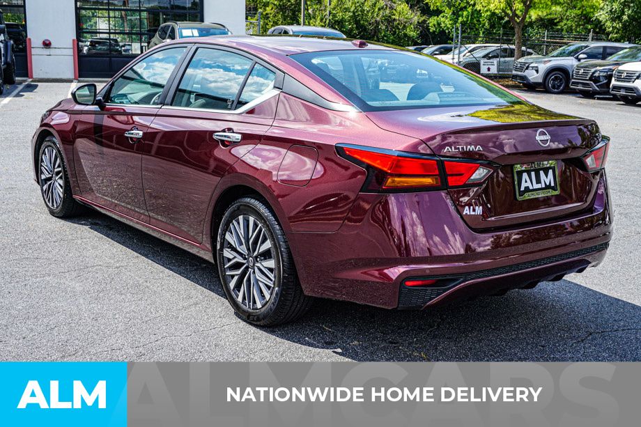 Used 2024 Red Nissan 2.5 SV image 4