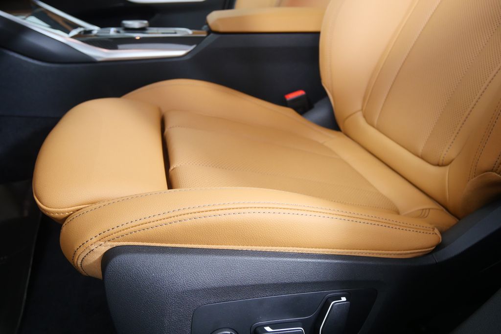 Thumbnail: 2026 BMW 3 Series - 11