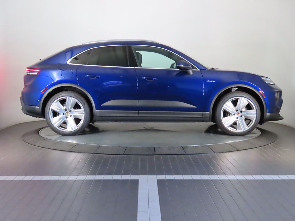 Thumbnail: 2024 Porsche Macan - 8