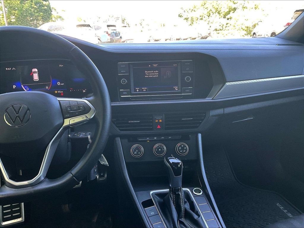 2023 Volkswagen Jetta — photo 18