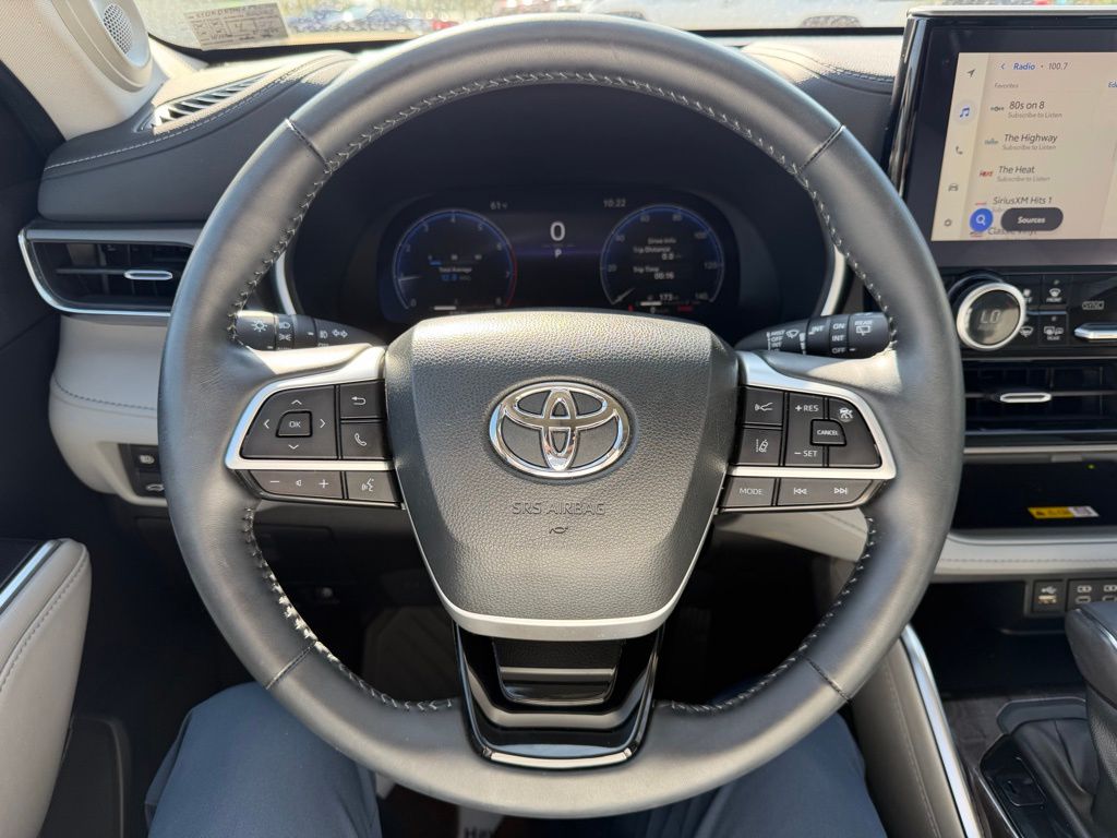 used 2023 Toyota Highlander car, priced at $37,903