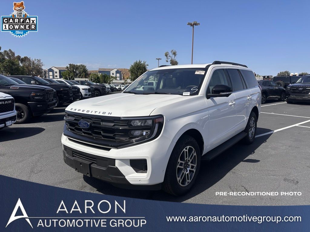 White Metallic 2025 Ford Expedition Active 4WD SUV / Crossover Four-Wheel Drive Automatic