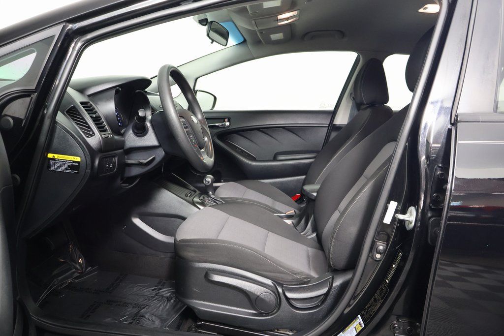 2016 Kia Forte LX 10
