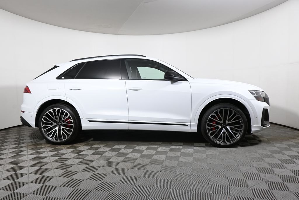 Thumbnail: 2026 Audi SQ8 - 8