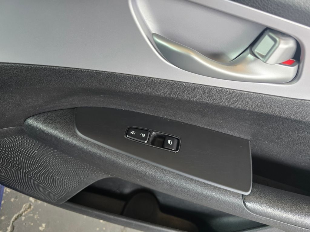 Thumbnail: 2024 Kia Forte - 15