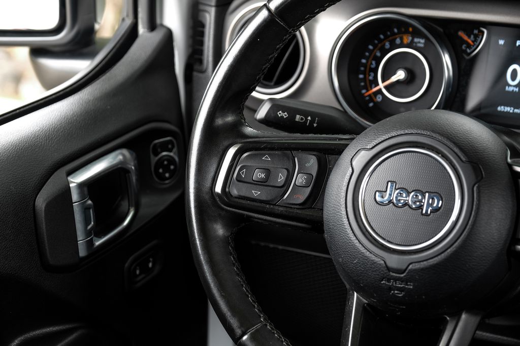 used 2022 Jeep Gladiator car, priced at $28,382