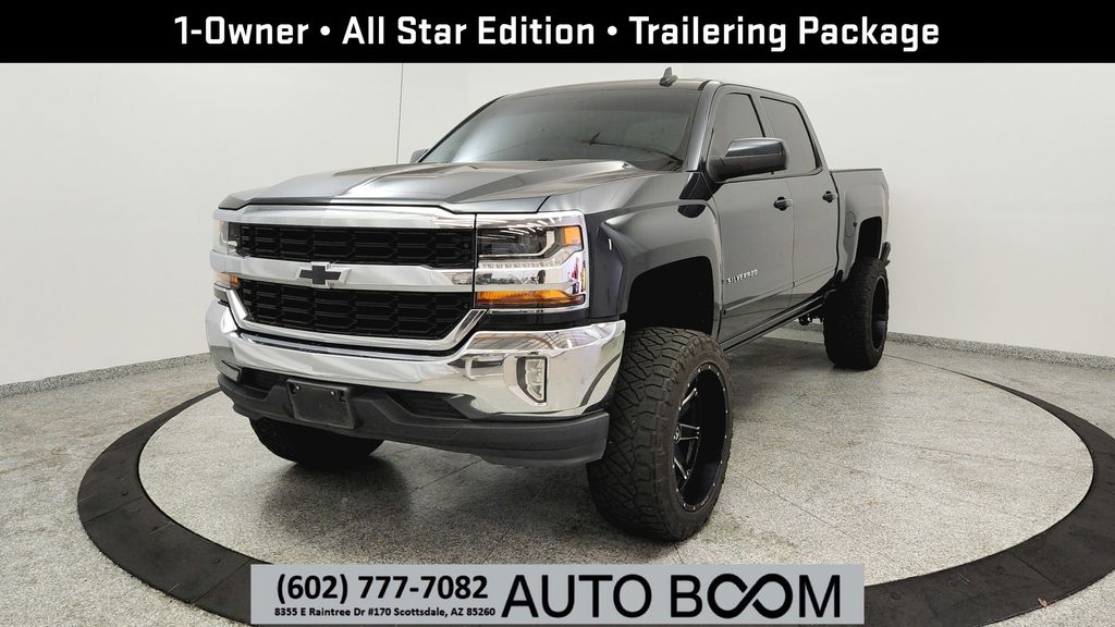 Gray (Graphite Metallic) 2017 Chevrolet Silverado 1500 LT Crew Cab RWD Pickup Truck 4X2 6-Speed Automatic Overdrive