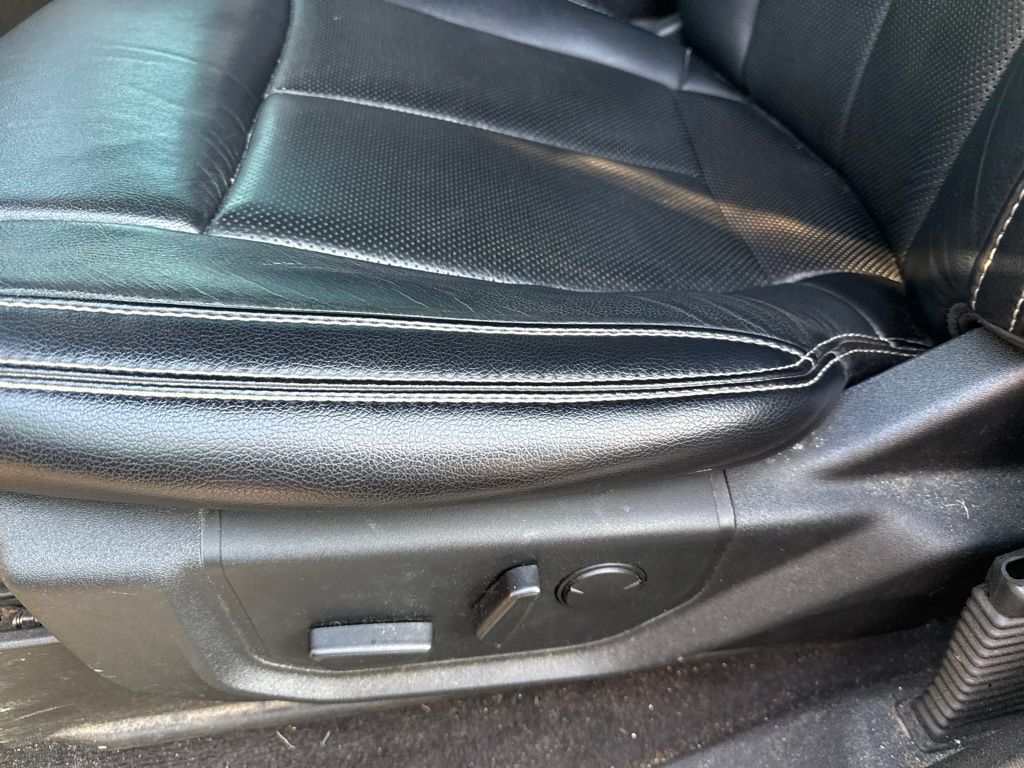 Used 2019 Green Ford Lariat image 6