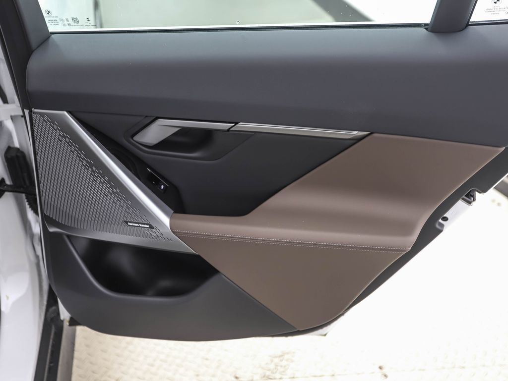 Thumbnail: 2026 BMW 5 Series - 24