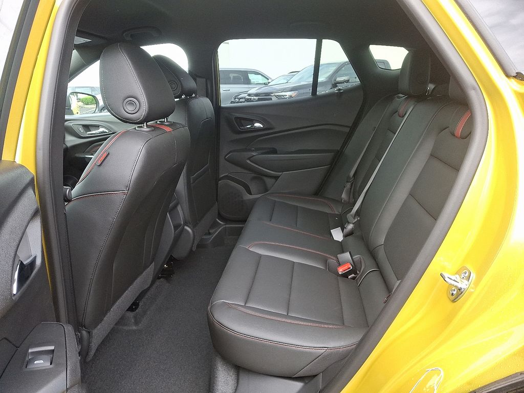 2025 Chevrolet Trax RS 5