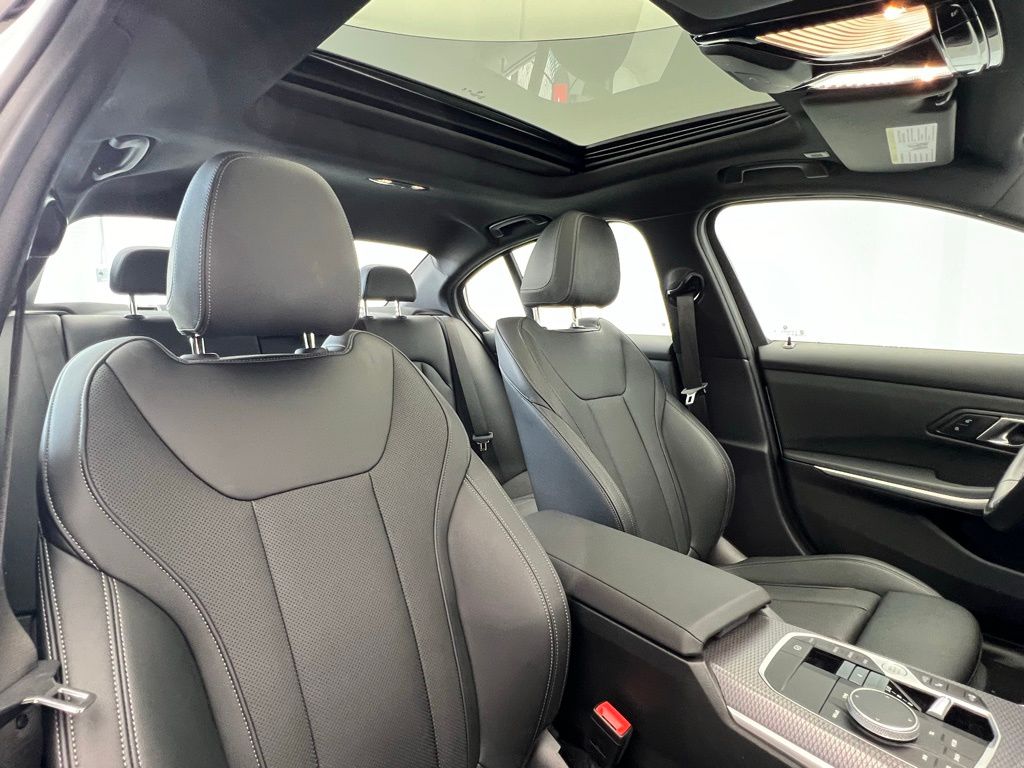 2024 BMW 3 Series 330i xDrive 8
