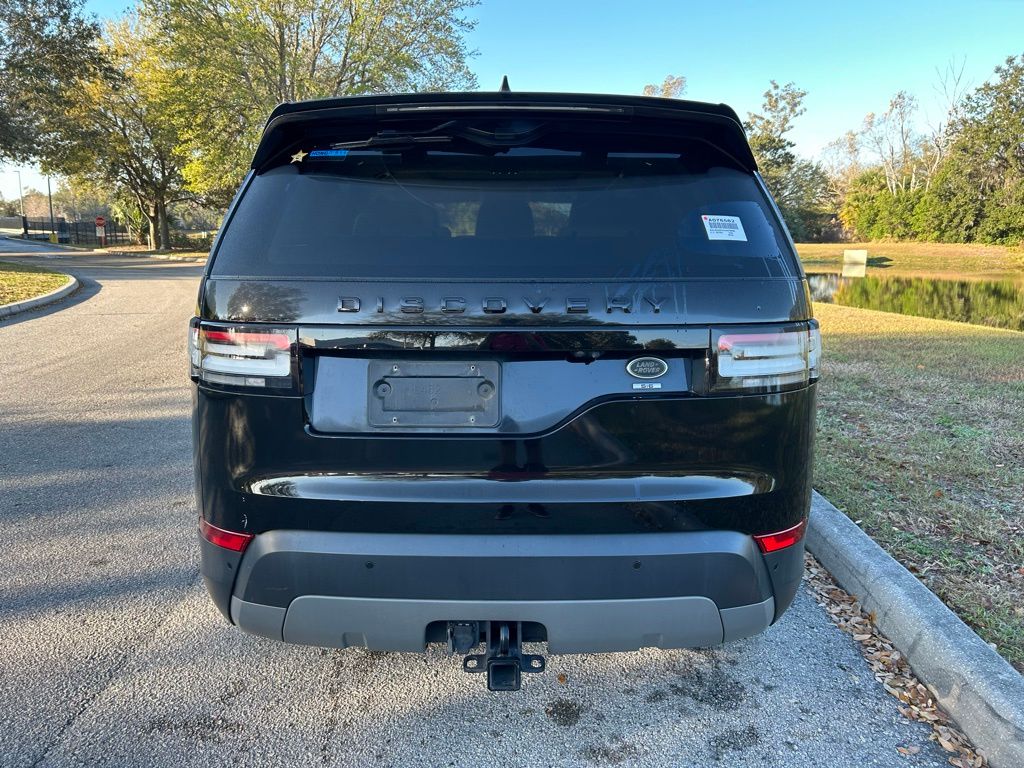 Thumbnail: 2018 Land Rover Discovery - 4