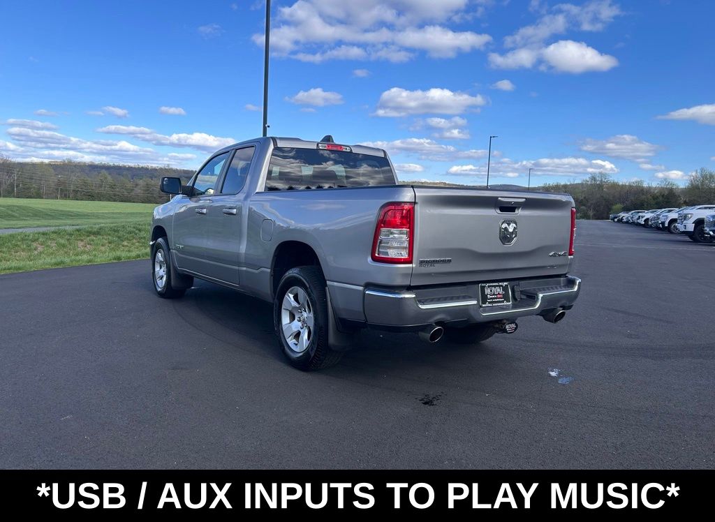 View vehicle photo 6