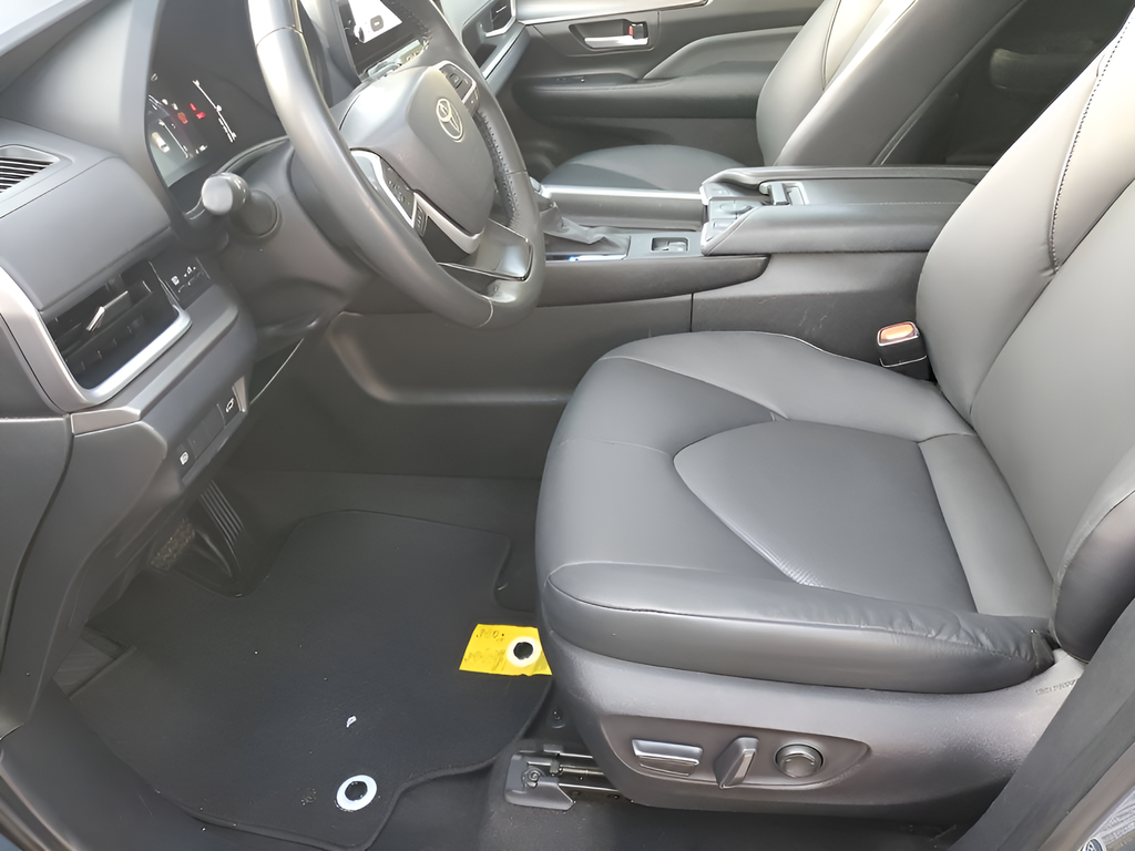 Used Car 2024 Toyota Grand Highlander  Xle For Sale Under $40,000 In Austin, Texas