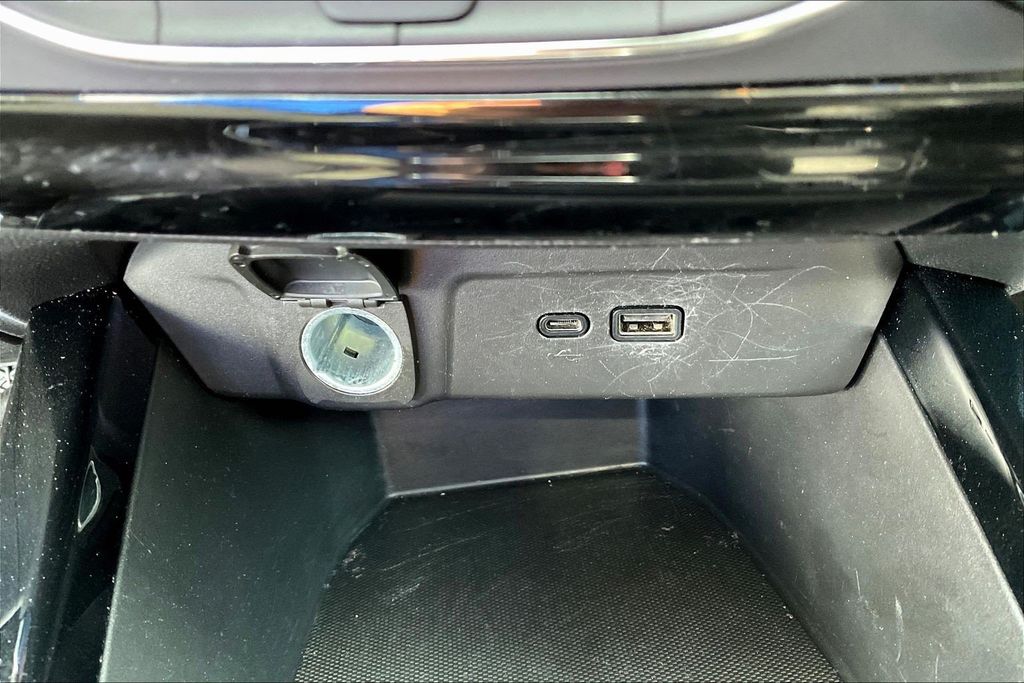 Used 2024 Chevrolet Trax SUV
