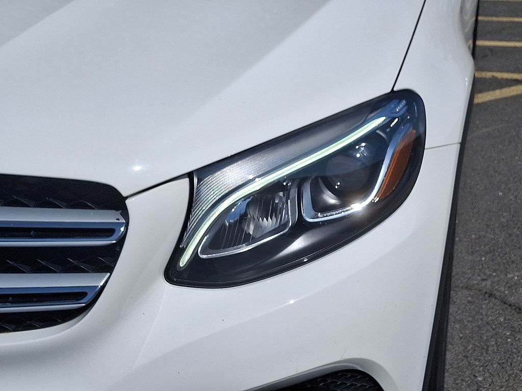 2019 Mercedes-Benz GLC 300 9