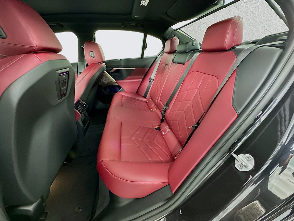 Thumbnail: 2026 BMW i5 - 17