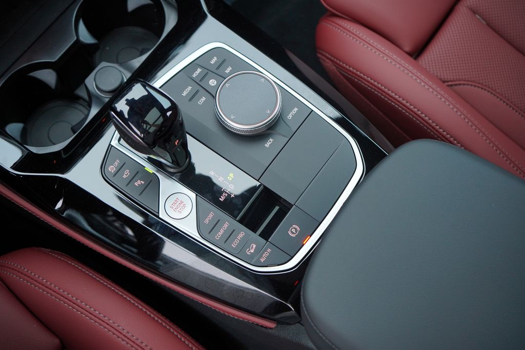 Thumbnail: 2025 BMW X4 - 18