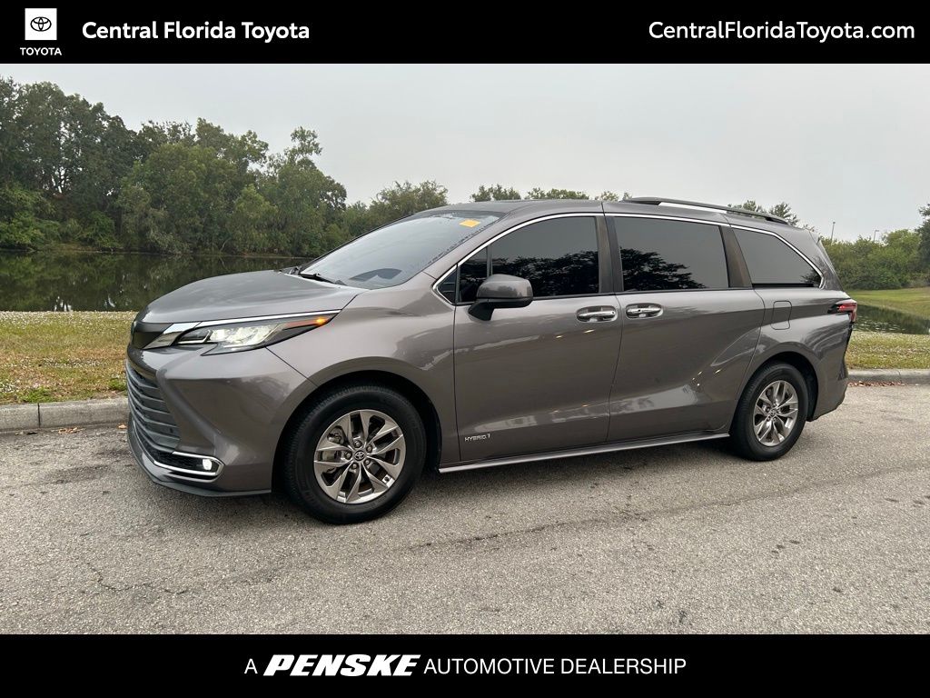 Thumbnail: 2021 Toyota Sienna - 1