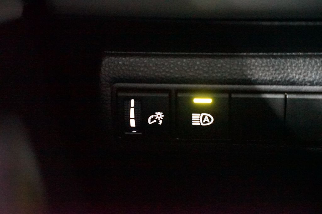 Thumbnail: 2025 Toyota Corolla - 22