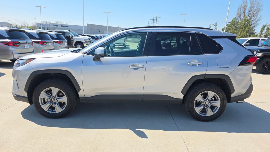 Used 2025 Toyota RAV4 XLE with VIN 4T3RWRFV3SU175841 for sale in Kansas City