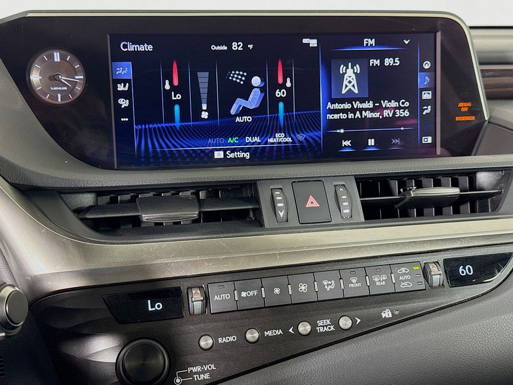 Thumbnail: 2019 Lexus ES - 16