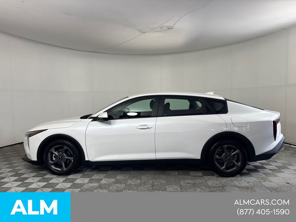 Used 2025 White Kia LXS image 11