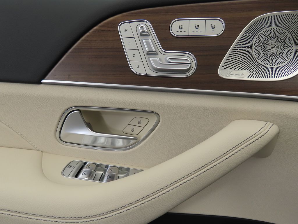 2025 Mercedes-Benz GLS 450 4MATIC 24