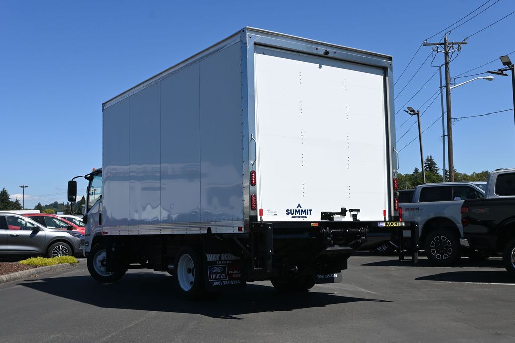 2025 Isuzu NPR HD 
