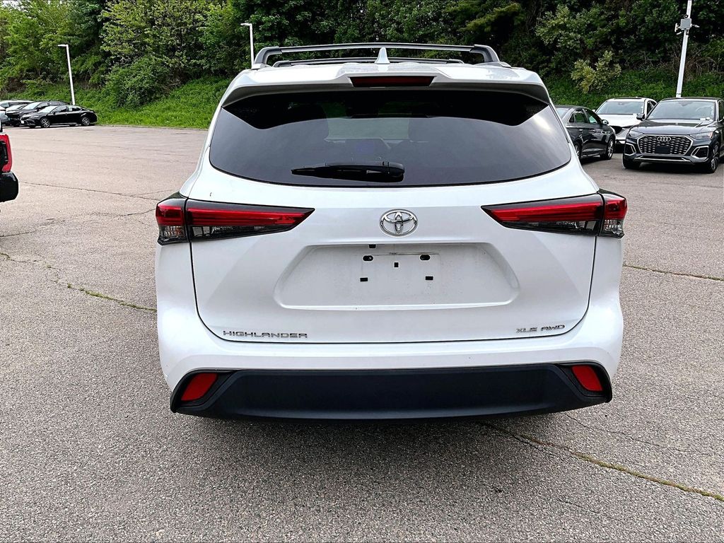 2023 Toyota Highlander — photo 10