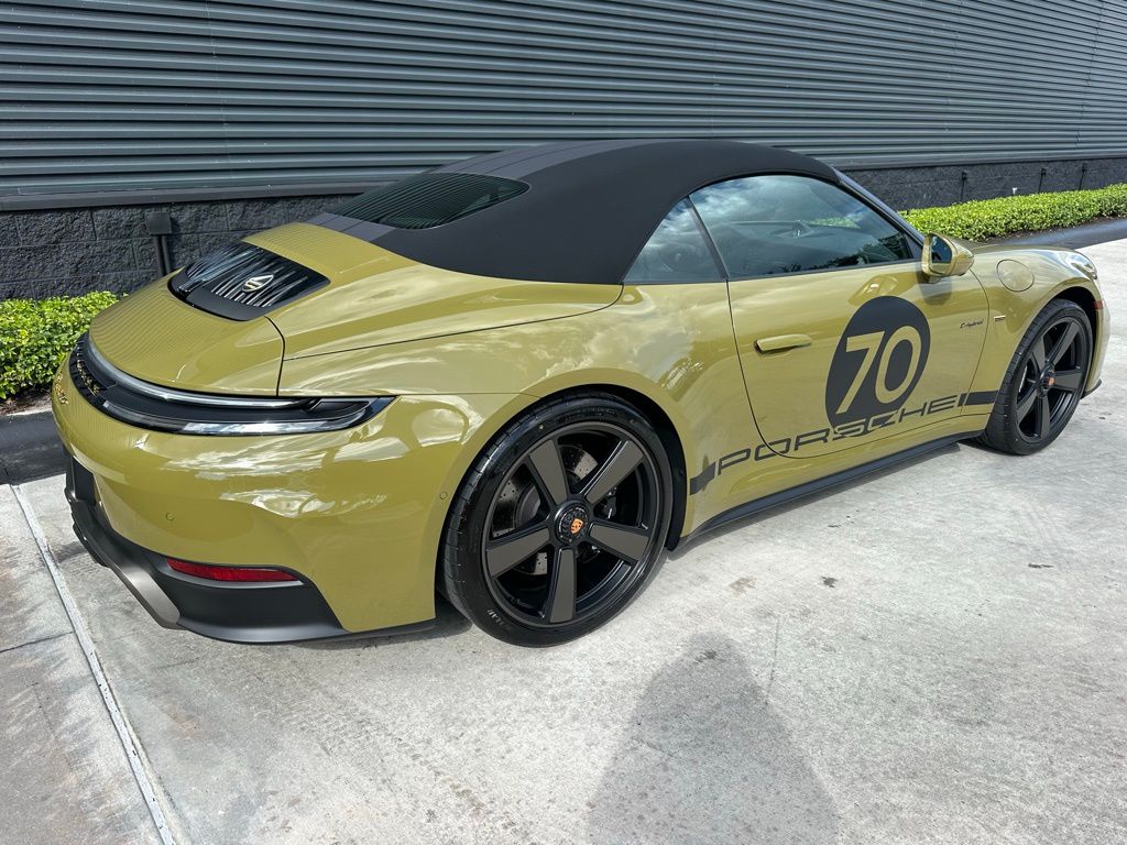 Thumbnail: 2026 Porsche 911 - 9