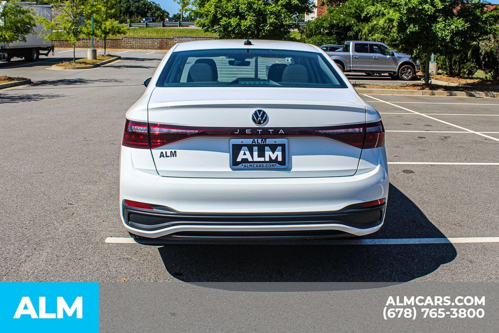 Used 2025 White Volkswagen 1.5T S image 10