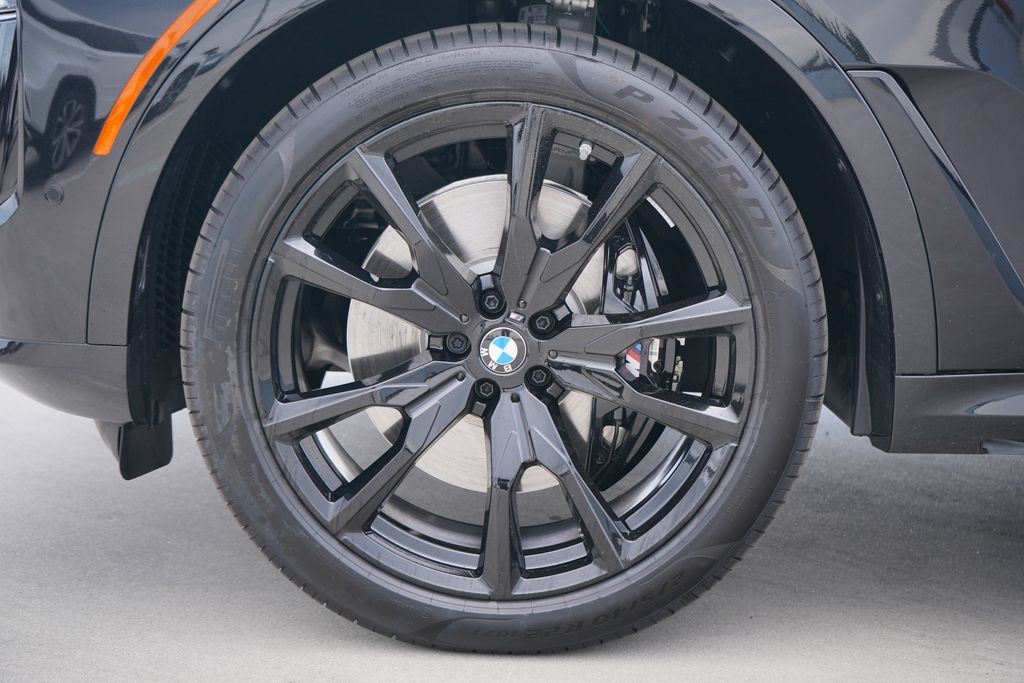 Thumbnail: 2026 BMW X7 - 5