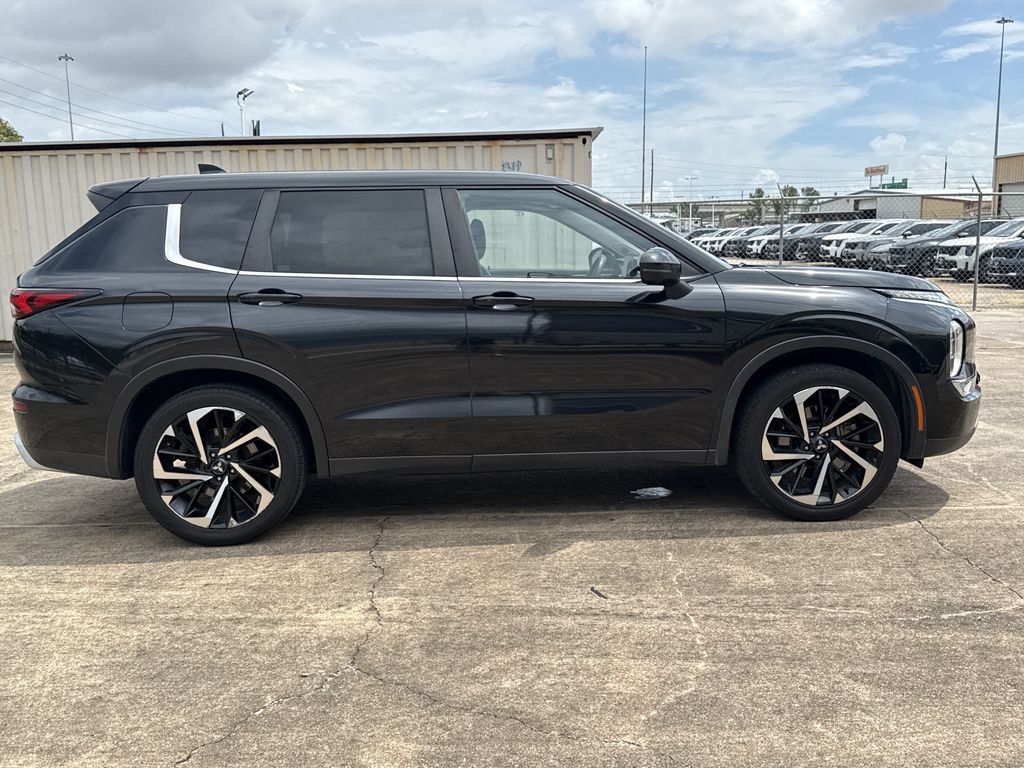 2022 Mitsubishi Outlander SE Black at Emmons Autoplex