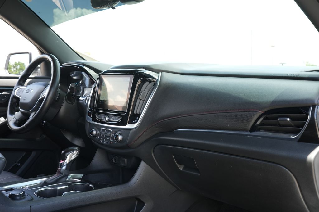 2022 Chevrolet Traverse RS Beige at Texan Dodge Chrysler Jeep Ram